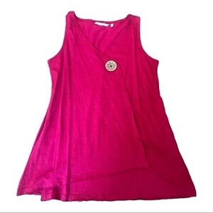 Soft surrounding pink with large art bottom detail S‎